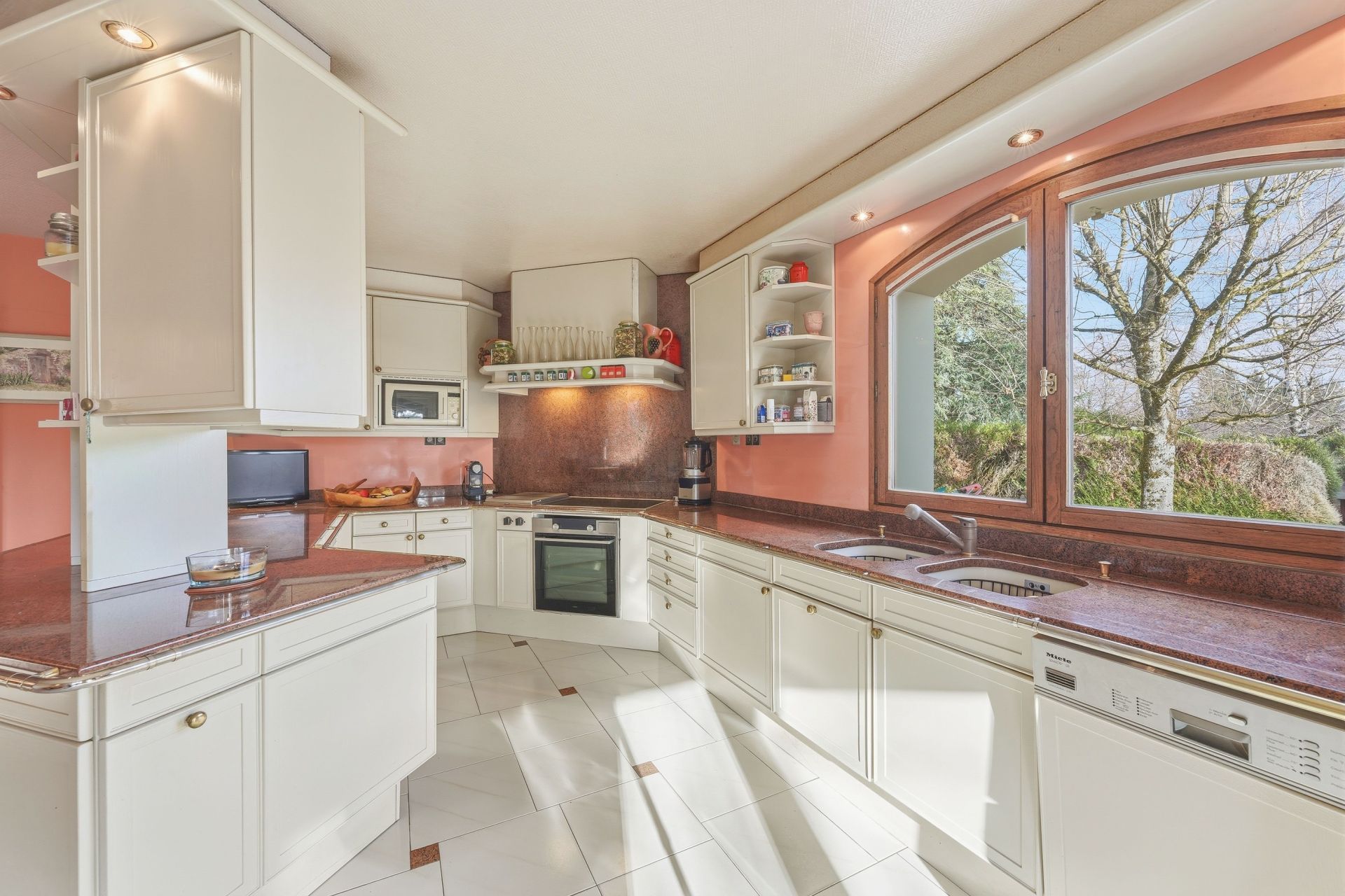 maison de luxe 8 Pièces en vente sur DIVONNE LES BAINS (01220)