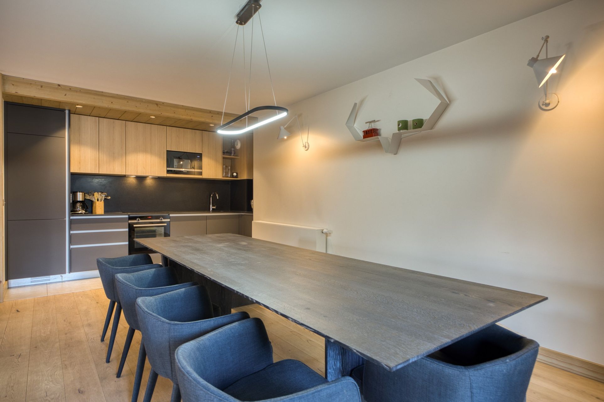 luxury apartment 5 Rooms for sale on MERIBEL LES ALLUES (73550)