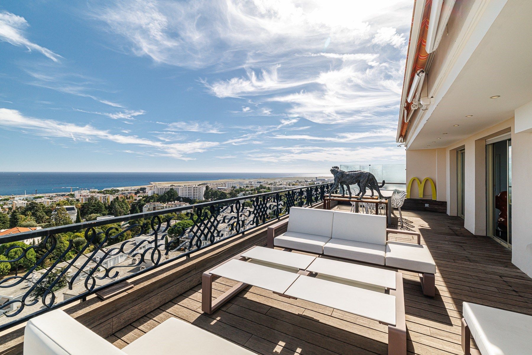 luxury apartment 3 Rooms for sale on NICE (06000)