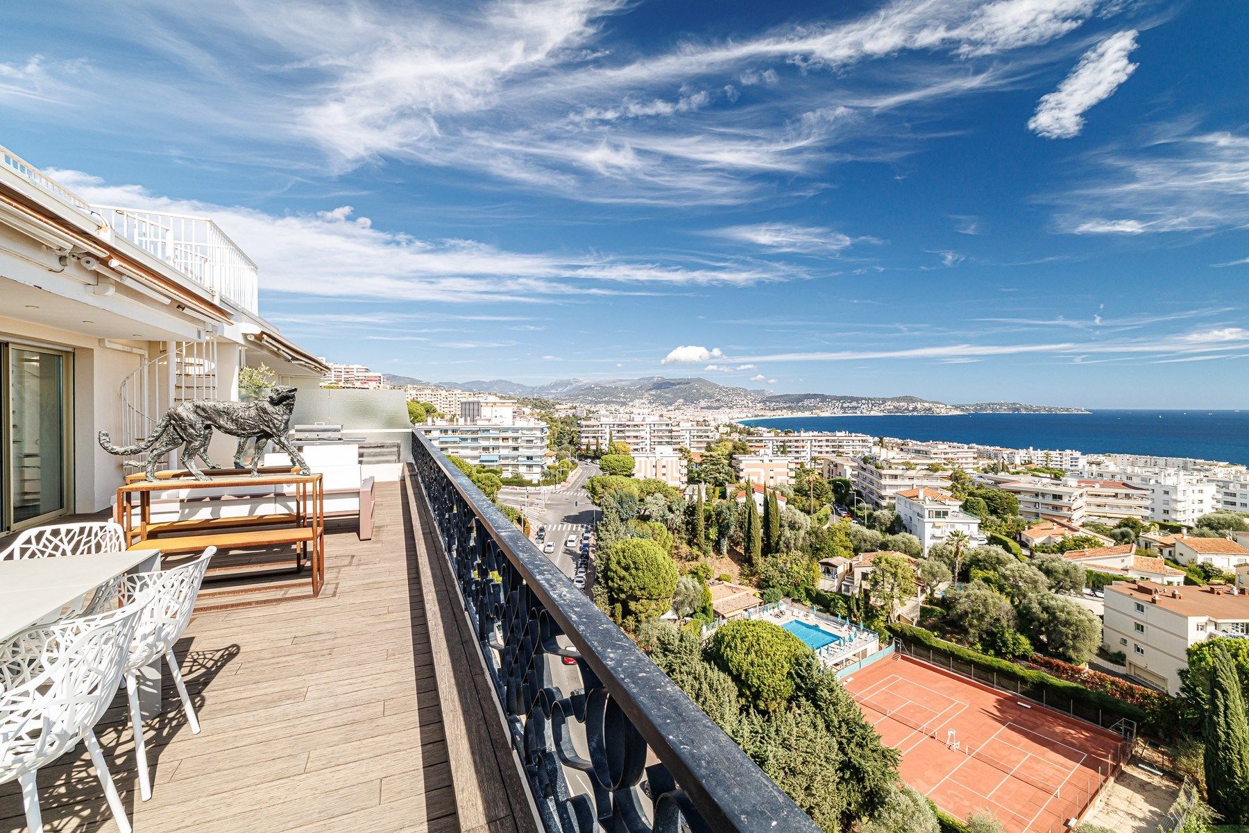 luxury apartment 3 Rooms for sale on NICE (06000)