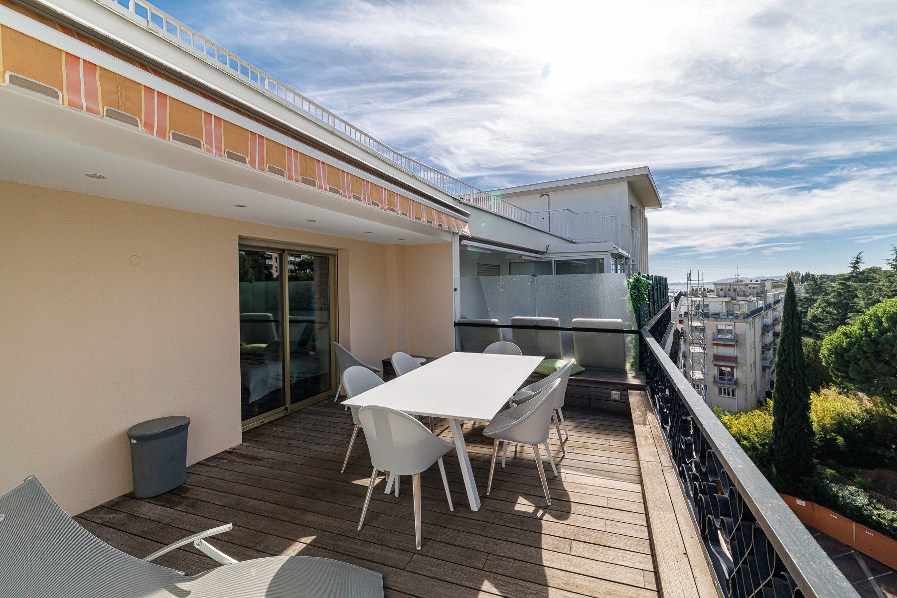 luxury apartment 3 Rooms for sale on NICE (06000)