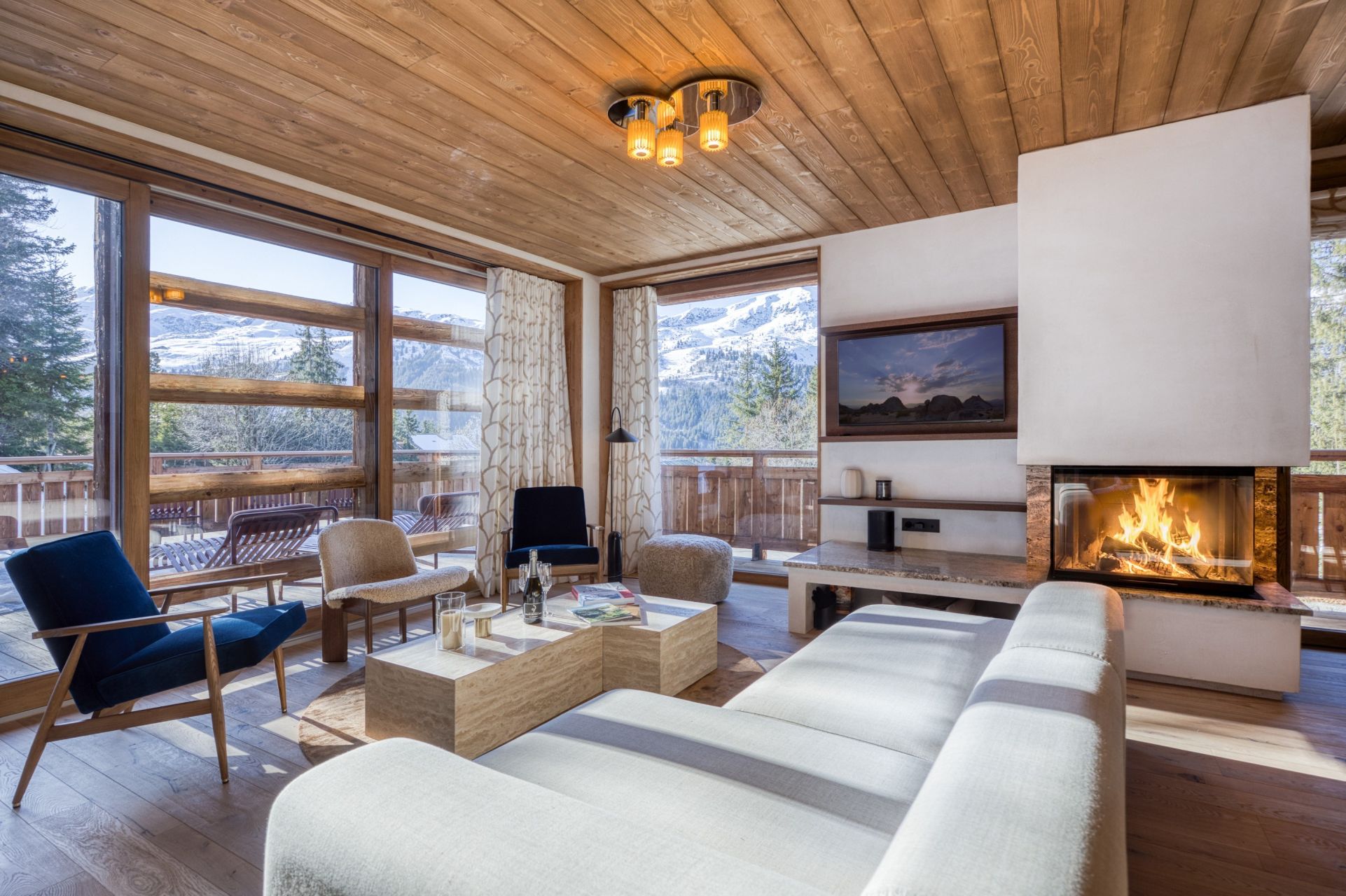 luxury chalet 6 Rooms for seasonal rent on MERIBEL LES ALLUES (73550)