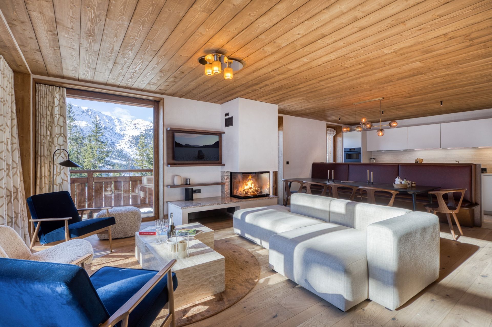 luxury chalet 6 Rooms for seasonal rent on MERIBEL LES ALLUES (73550)