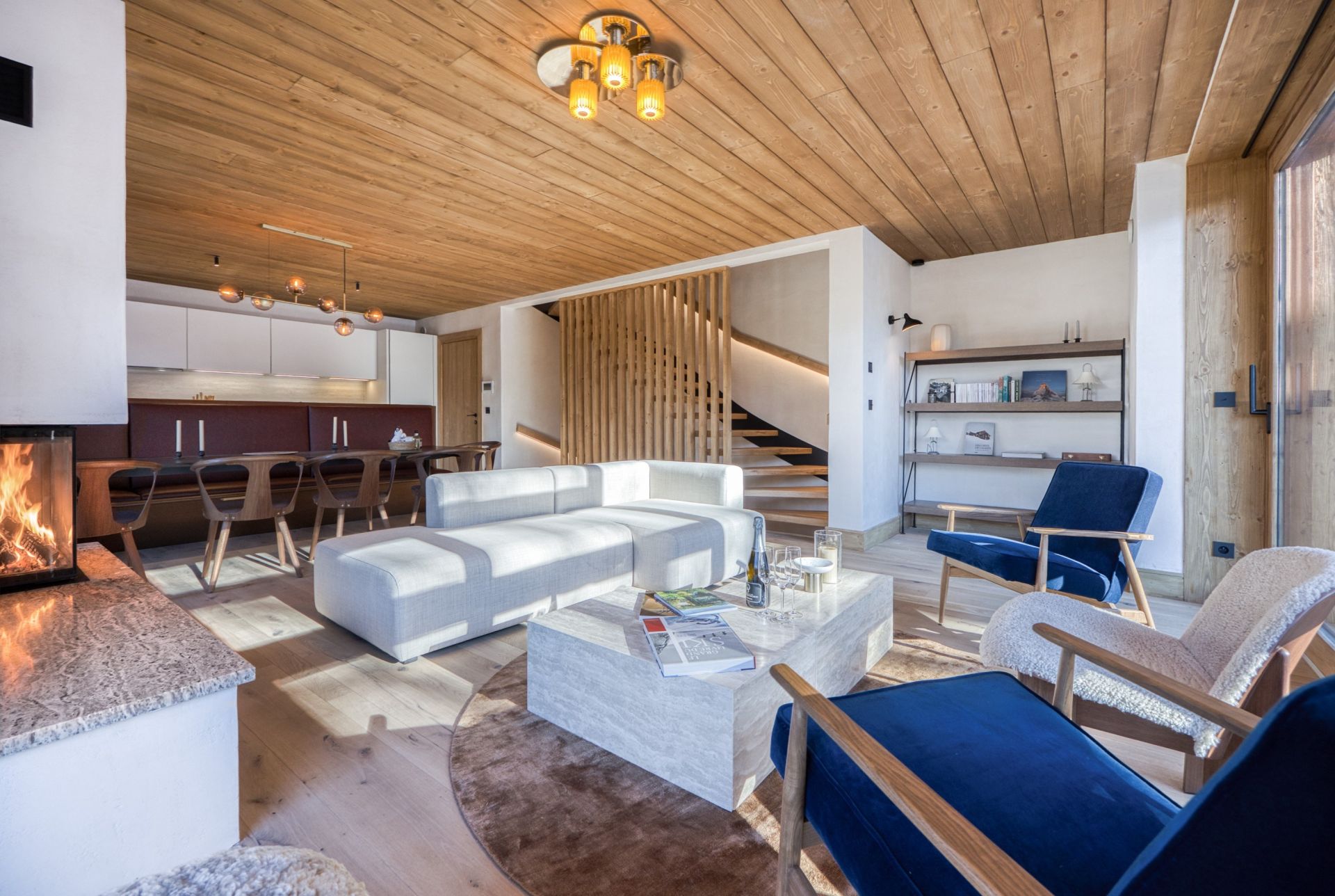 luxury chalet 6 Rooms for seasonal rent on MERIBEL LES ALLUES (73550)