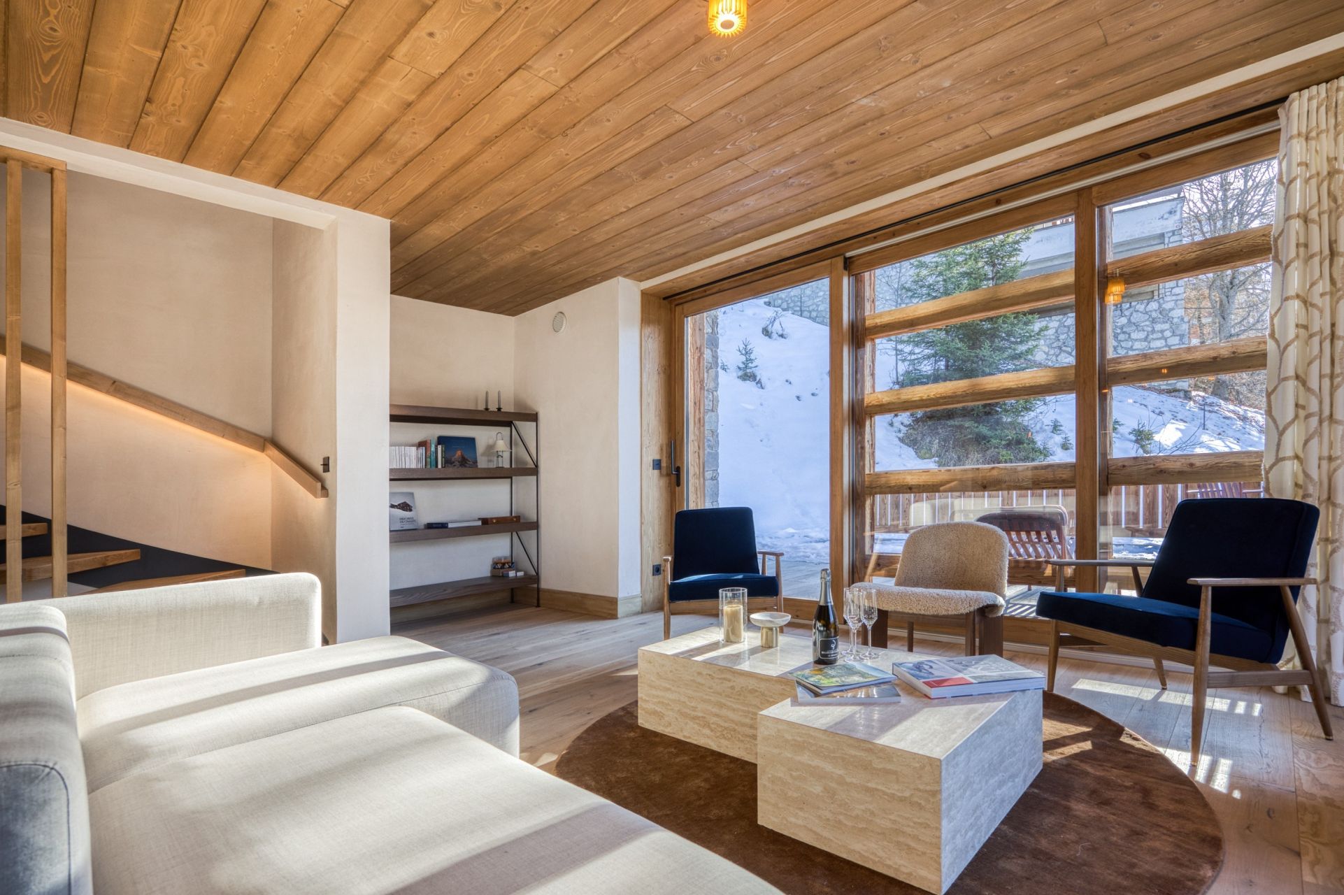 luxury chalet 6 Rooms for seasonal rent on MERIBEL LES ALLUES (73550)
