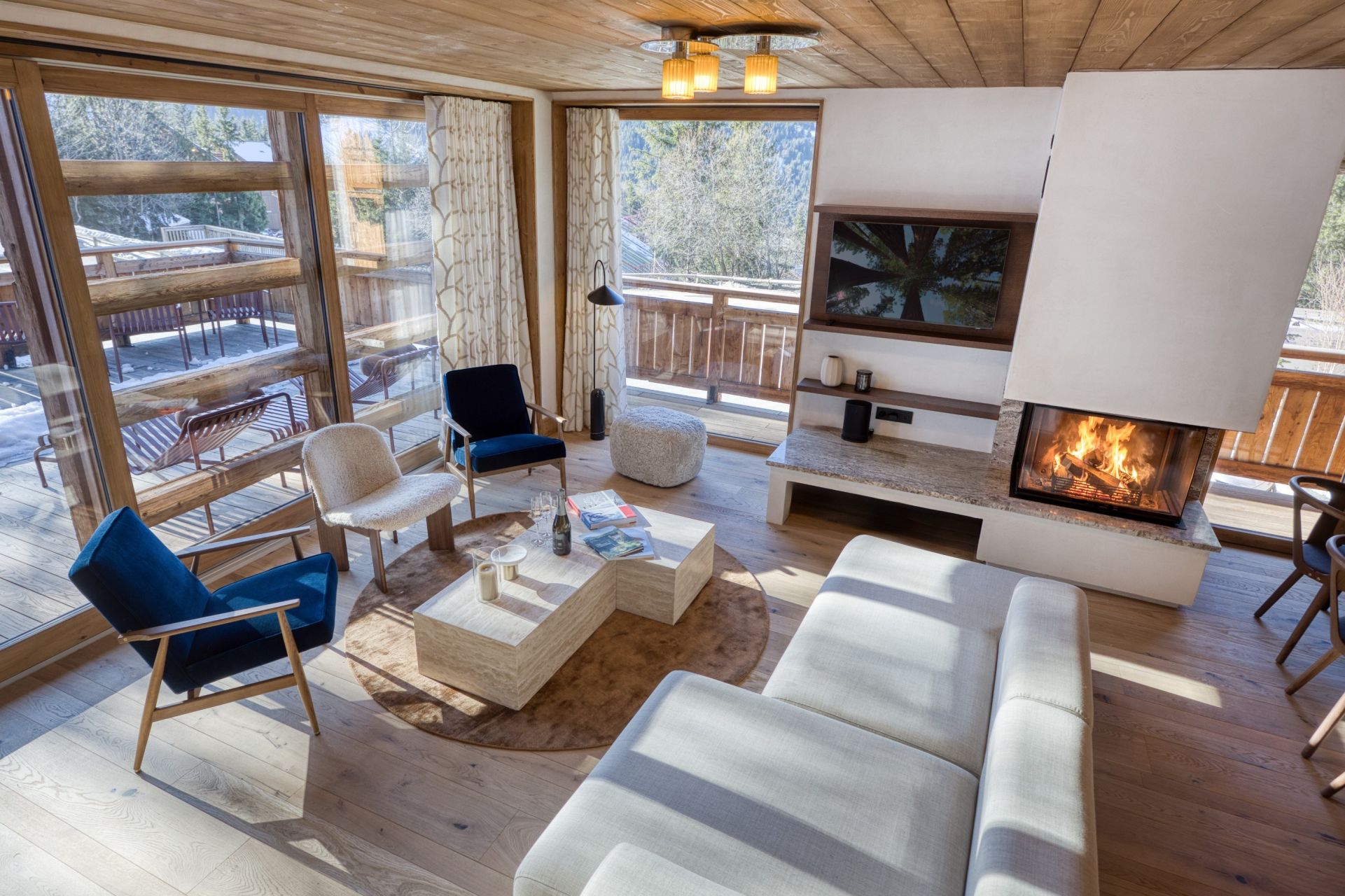 luxury chalet 6 Rooms for seasonal rent on MERIBEL LES ALLUES (73550)