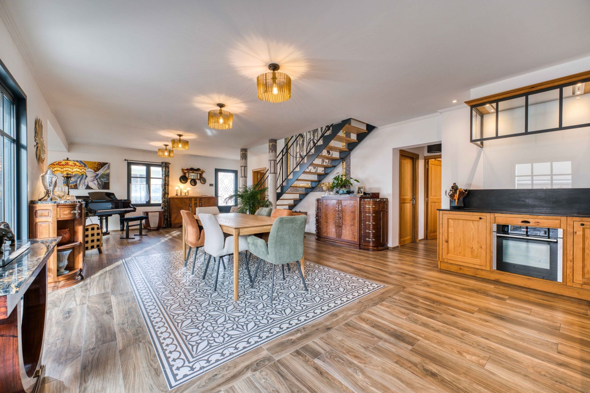 luxury house 7 Rooms for sale on CHATELAILLON PLAGE (17340)