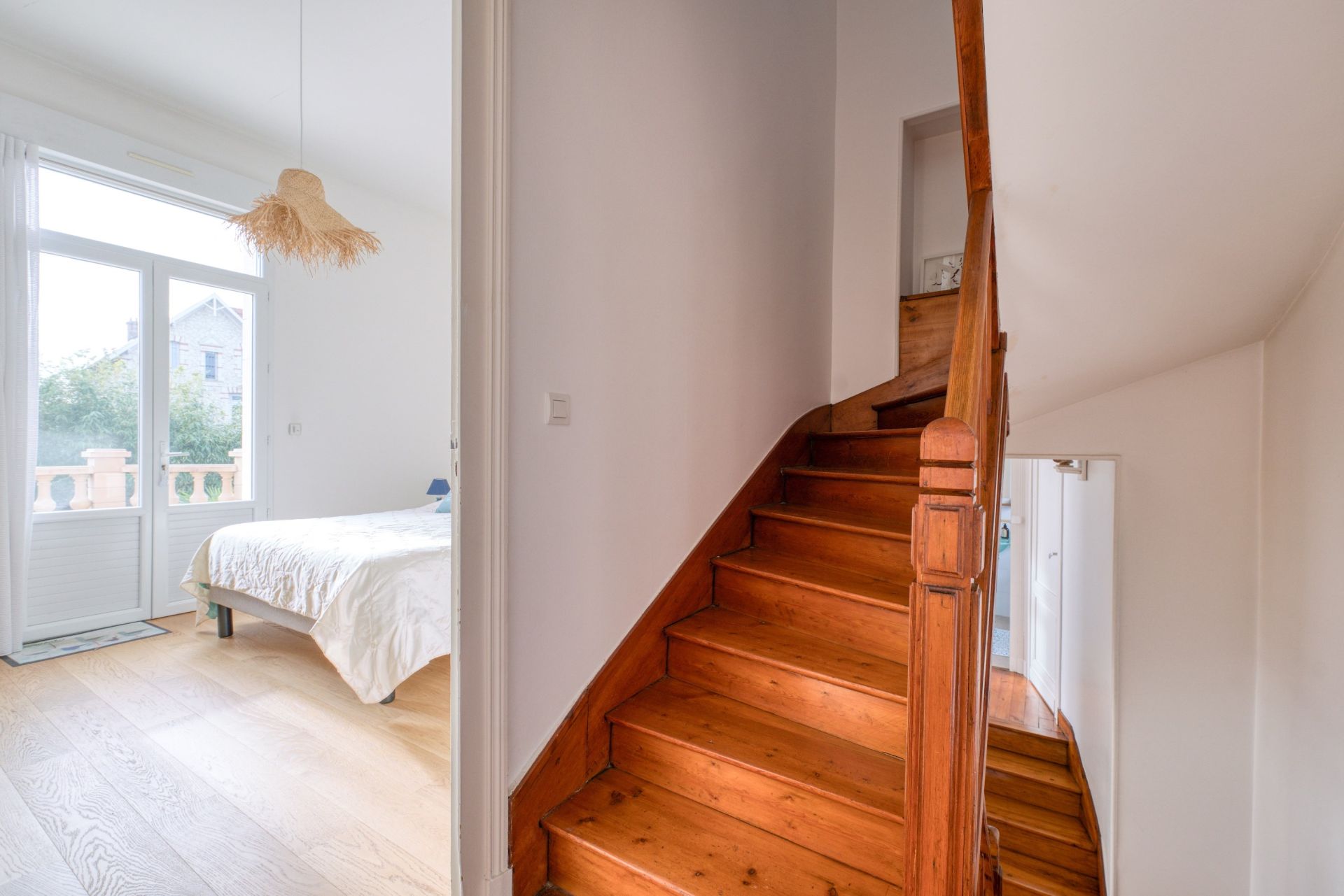 luxury house 5 Rooms for sale on ROYAN (17200)