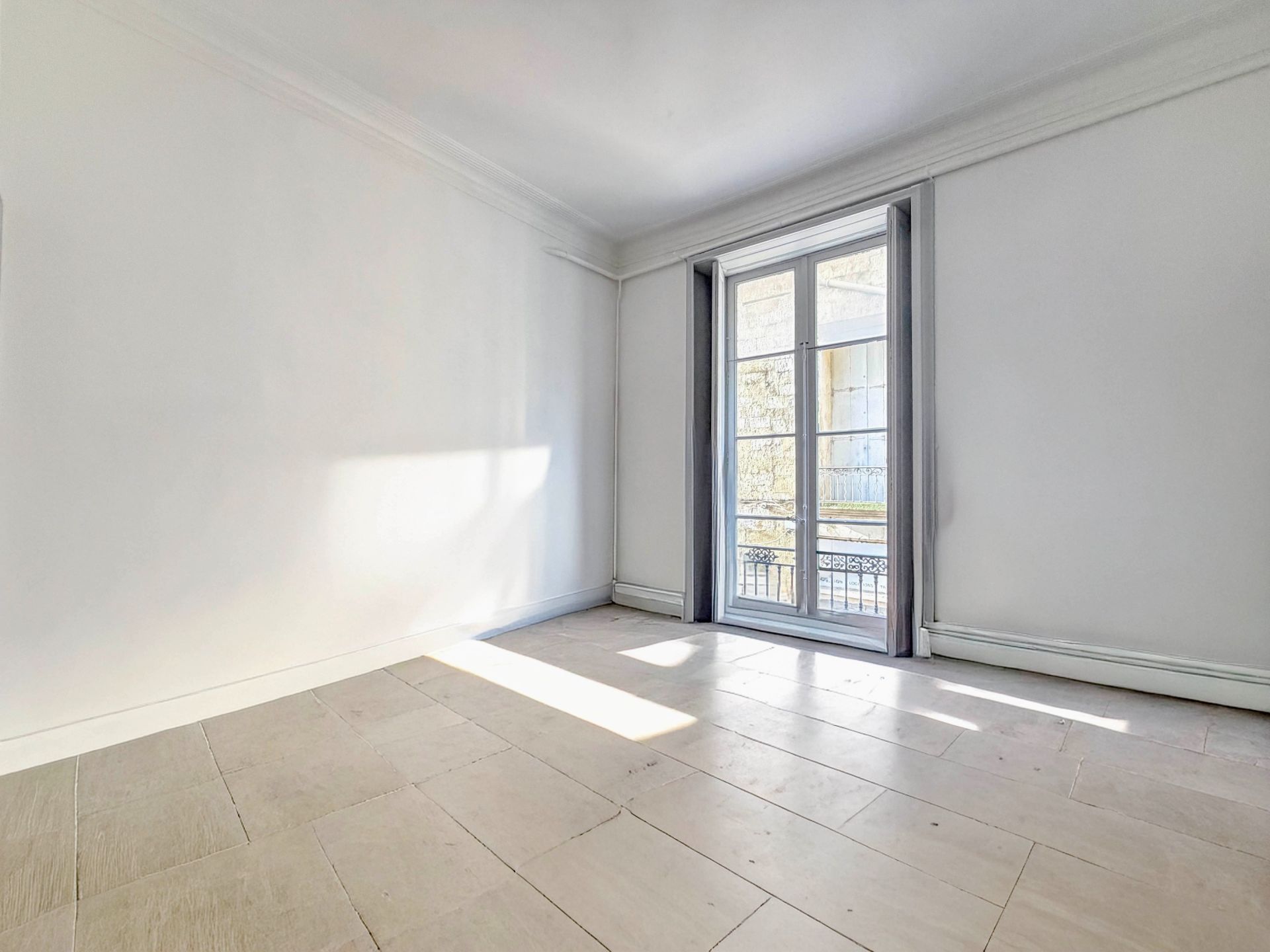 luxury apartment 6 Rooms for sale on MONTPELLIER (34000)