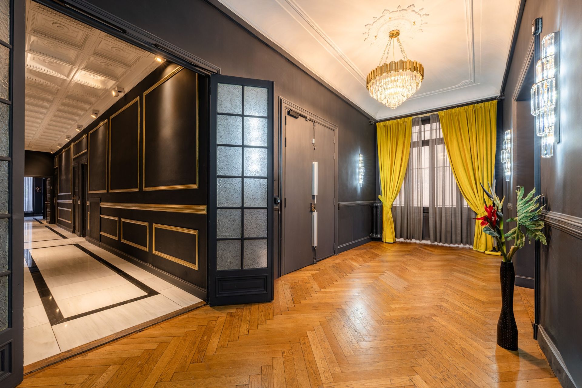 luxury apartment 12 Rooms for rent on MARSEILLE (13008)