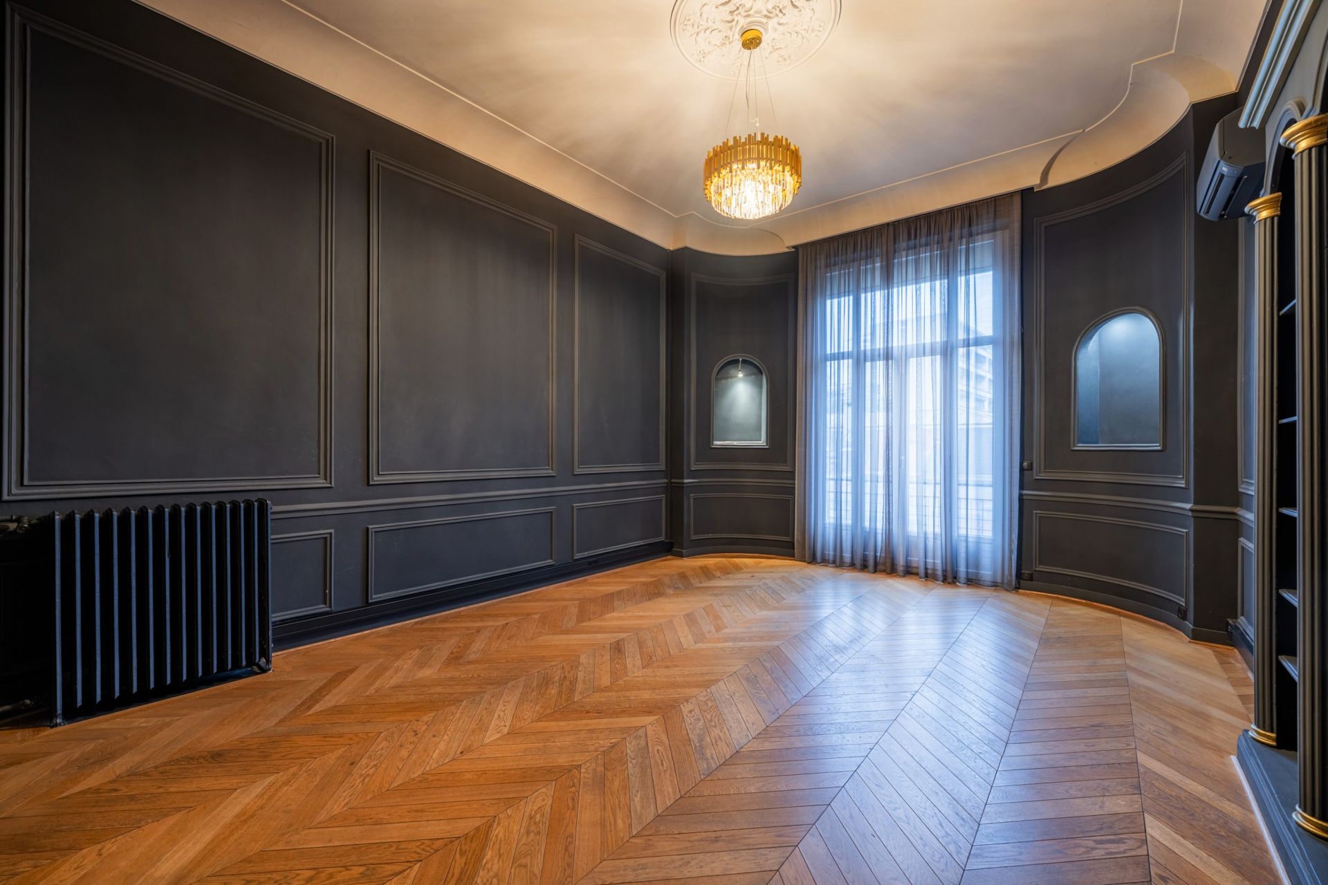 luxury apartment 12 Rooms for rent on MARSEILLE (13008)