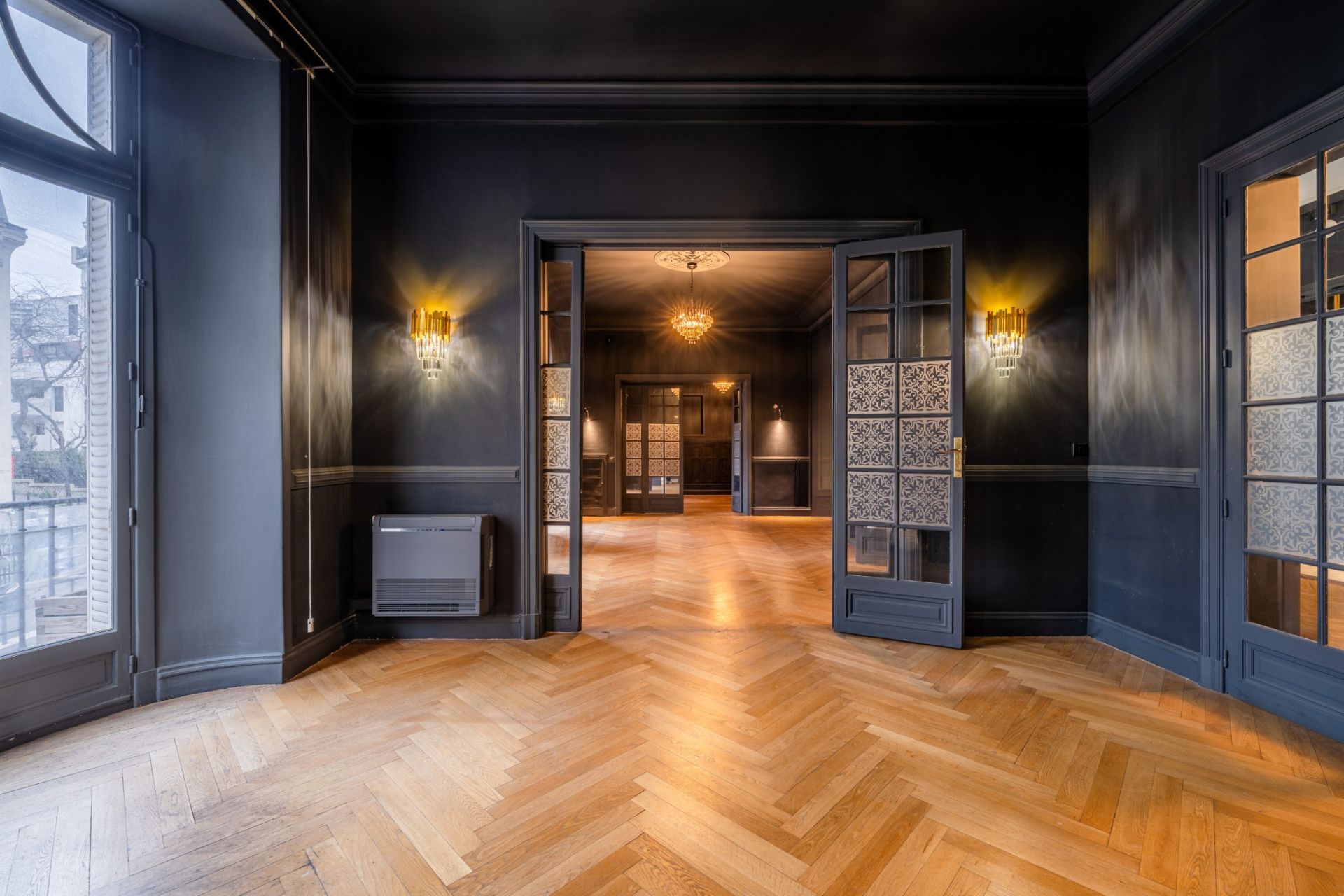 luxury apartment 12 Rooms for rent on MARSEILLE (13008)