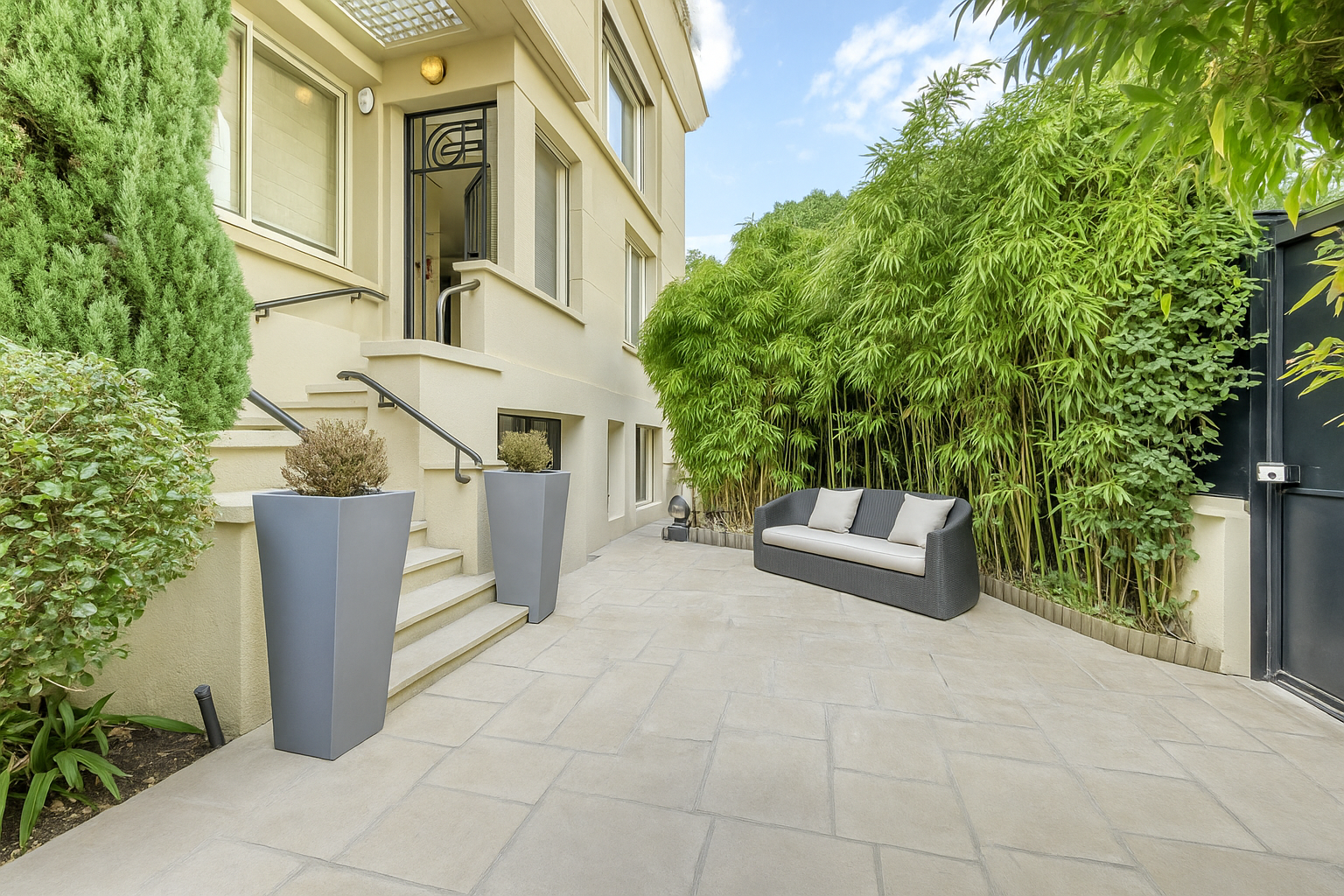 mansion (hôtel particulier) 9 Rooms for sale on NEUILLY SUR SEINE (92200)