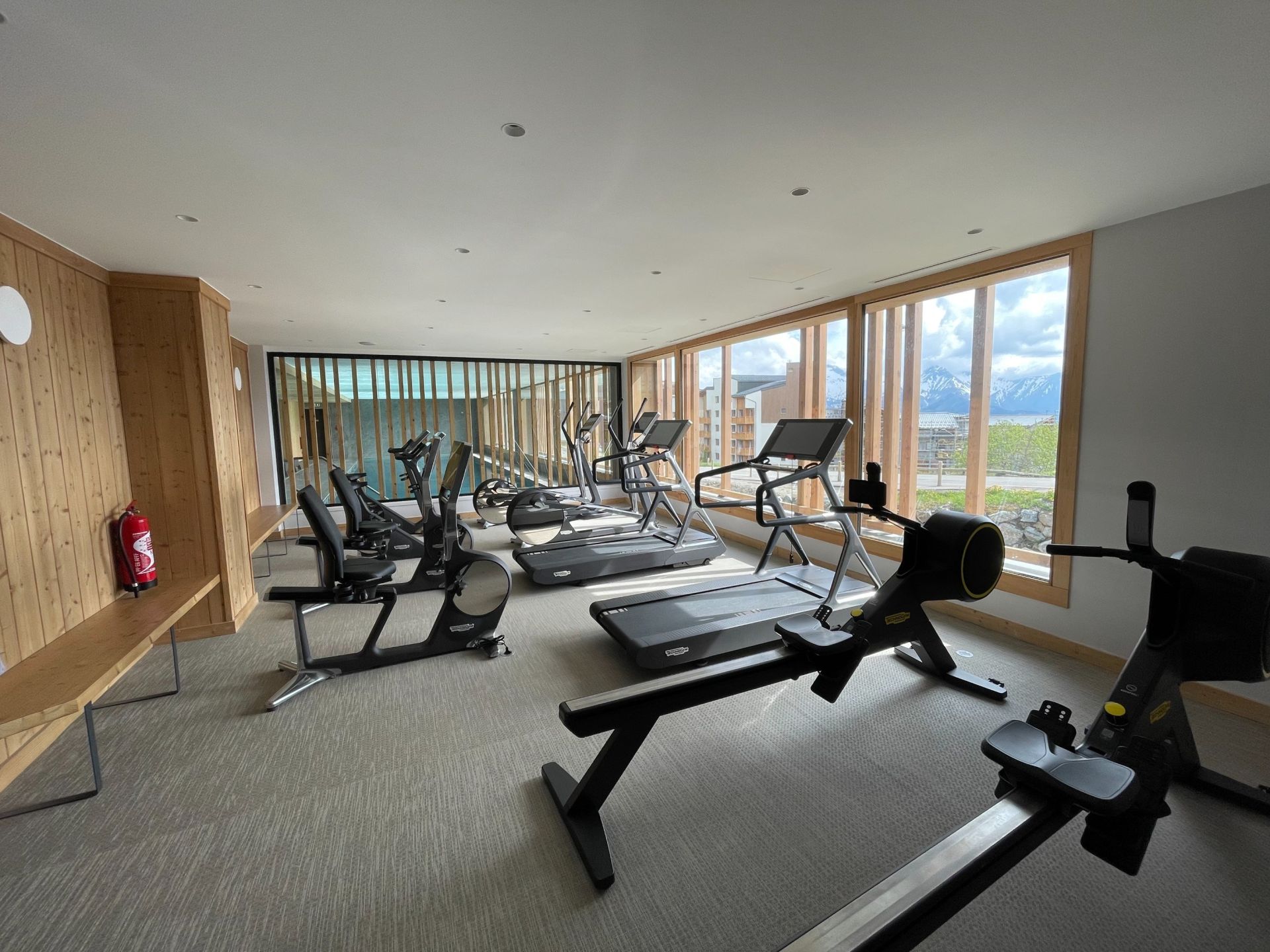 luxury apartment 4 Rooms for sale on L ALPE D HUEZ (38750)