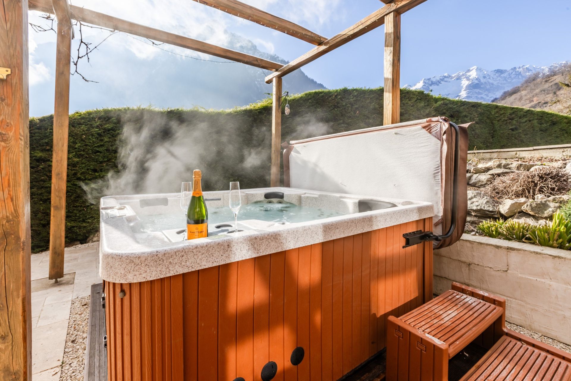 luxury chalet 13 Rooms for sale on VENOSC LES DEUX ALPES (38860)