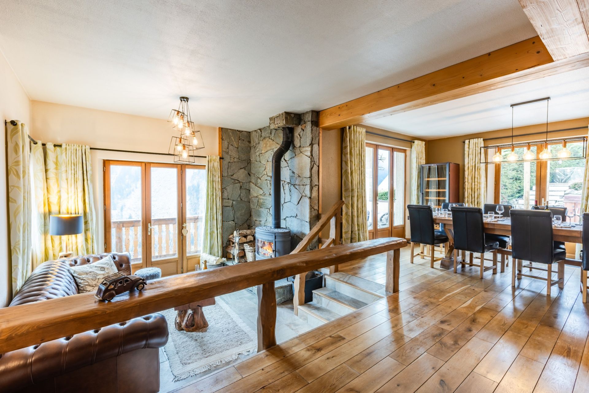 luxury chalet 13 Rooms for sale on LES DEUX ALPES (38860)