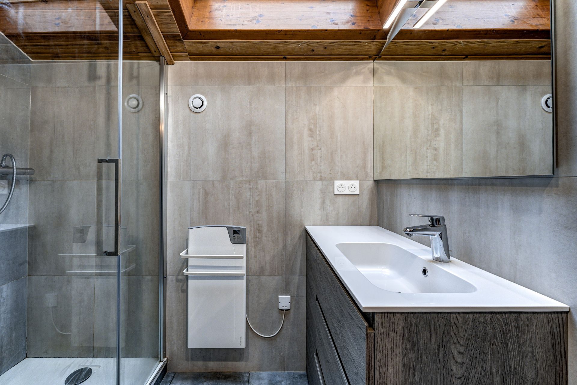 luxury chalet 5 Rooms for sale on CHAMONIX MONT BLANC (74400)