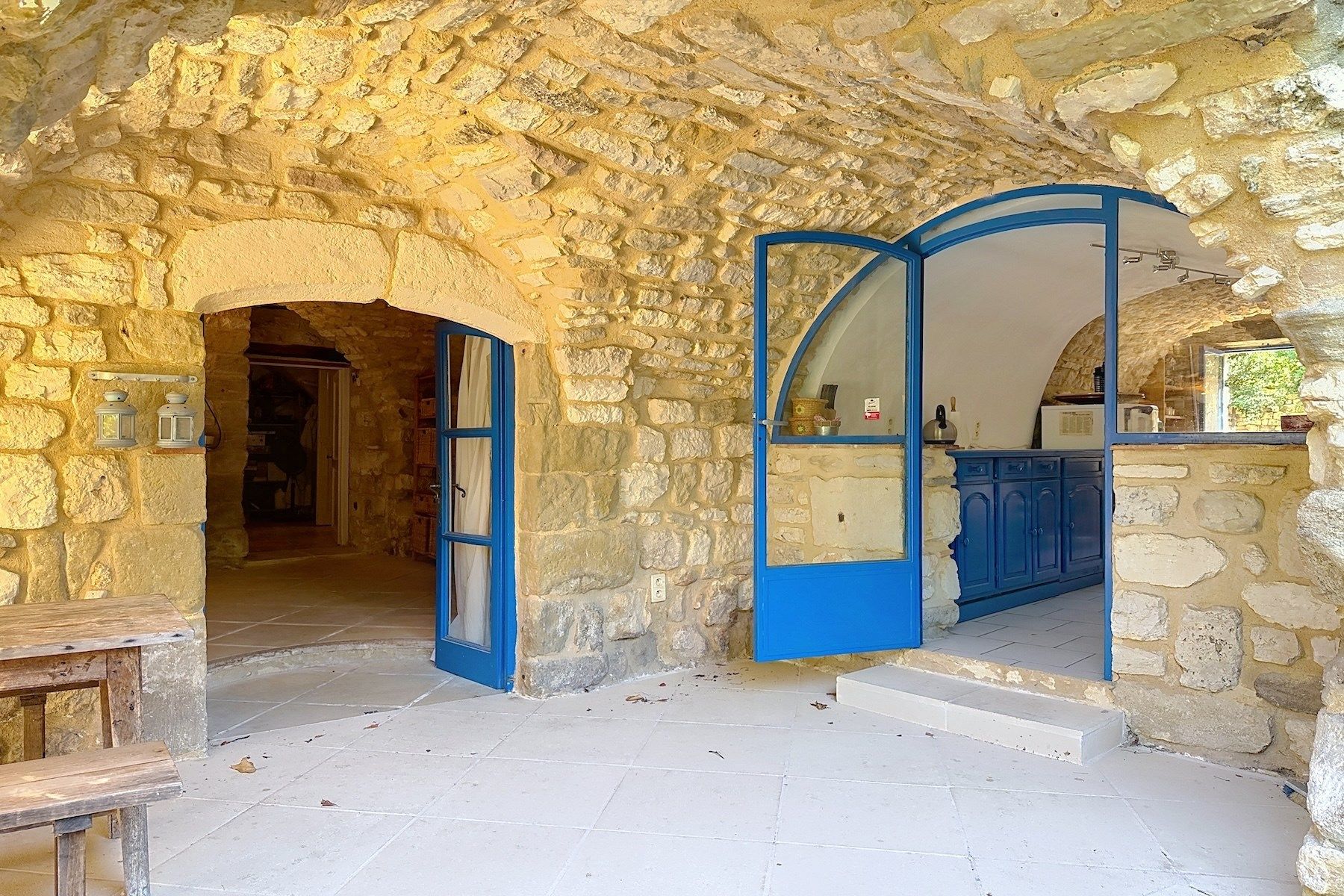luxury house 9 Rooms for sale on UZES (30700)