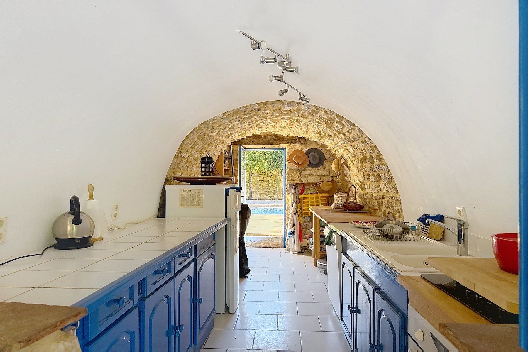 luxury house 9 Rooms for sale on UZES (30700)