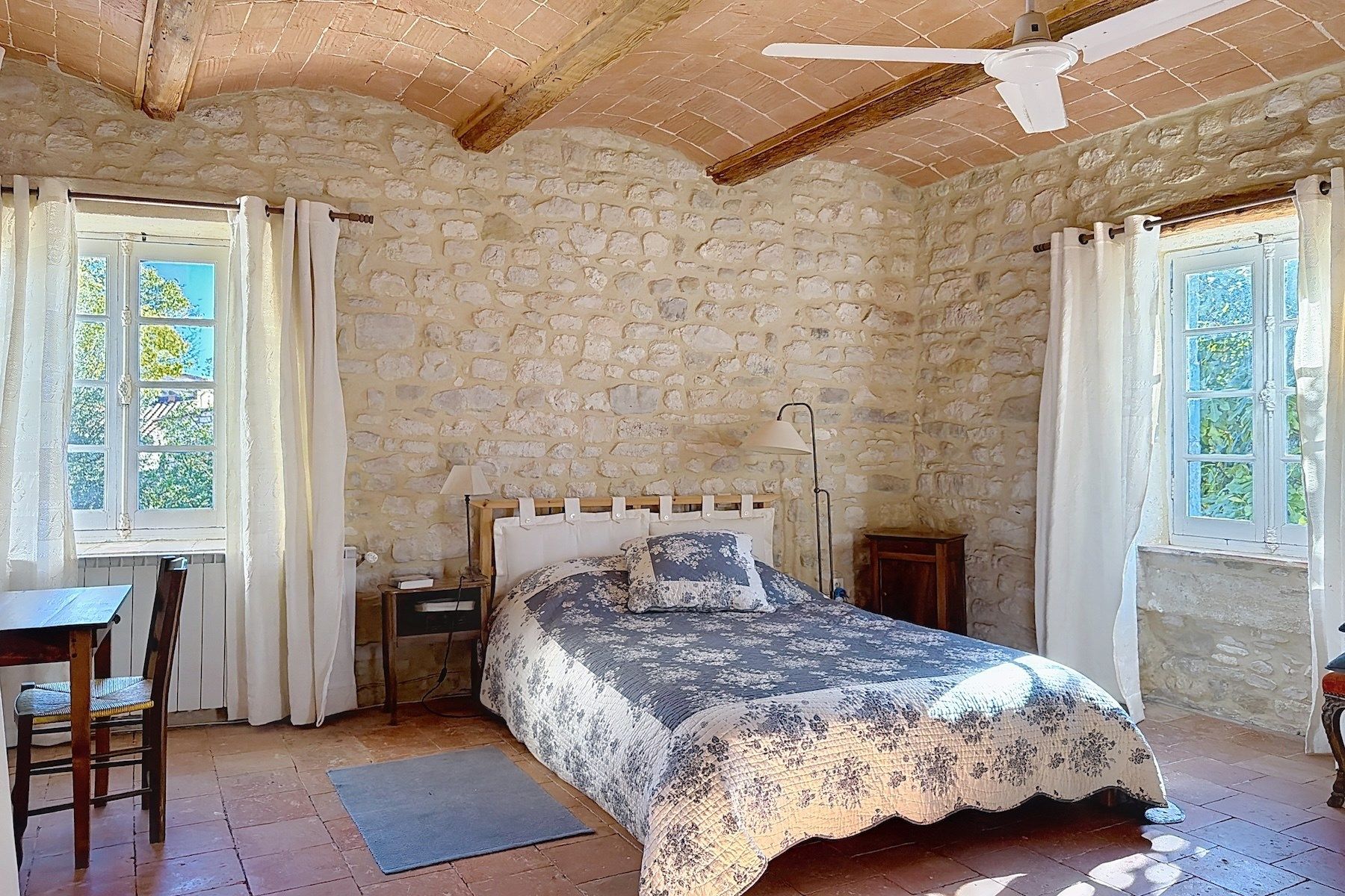 luxury house 9 Rooms for sale on UZES (30700)