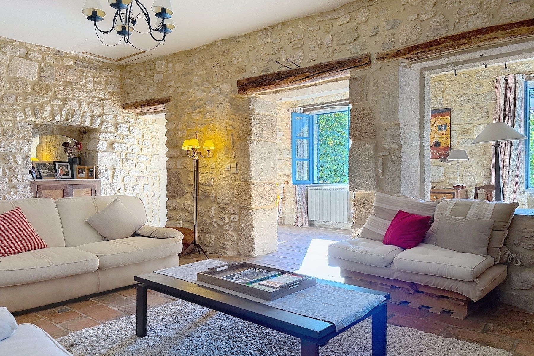 luxury house 9 Rooms for sale on UZES (30700)