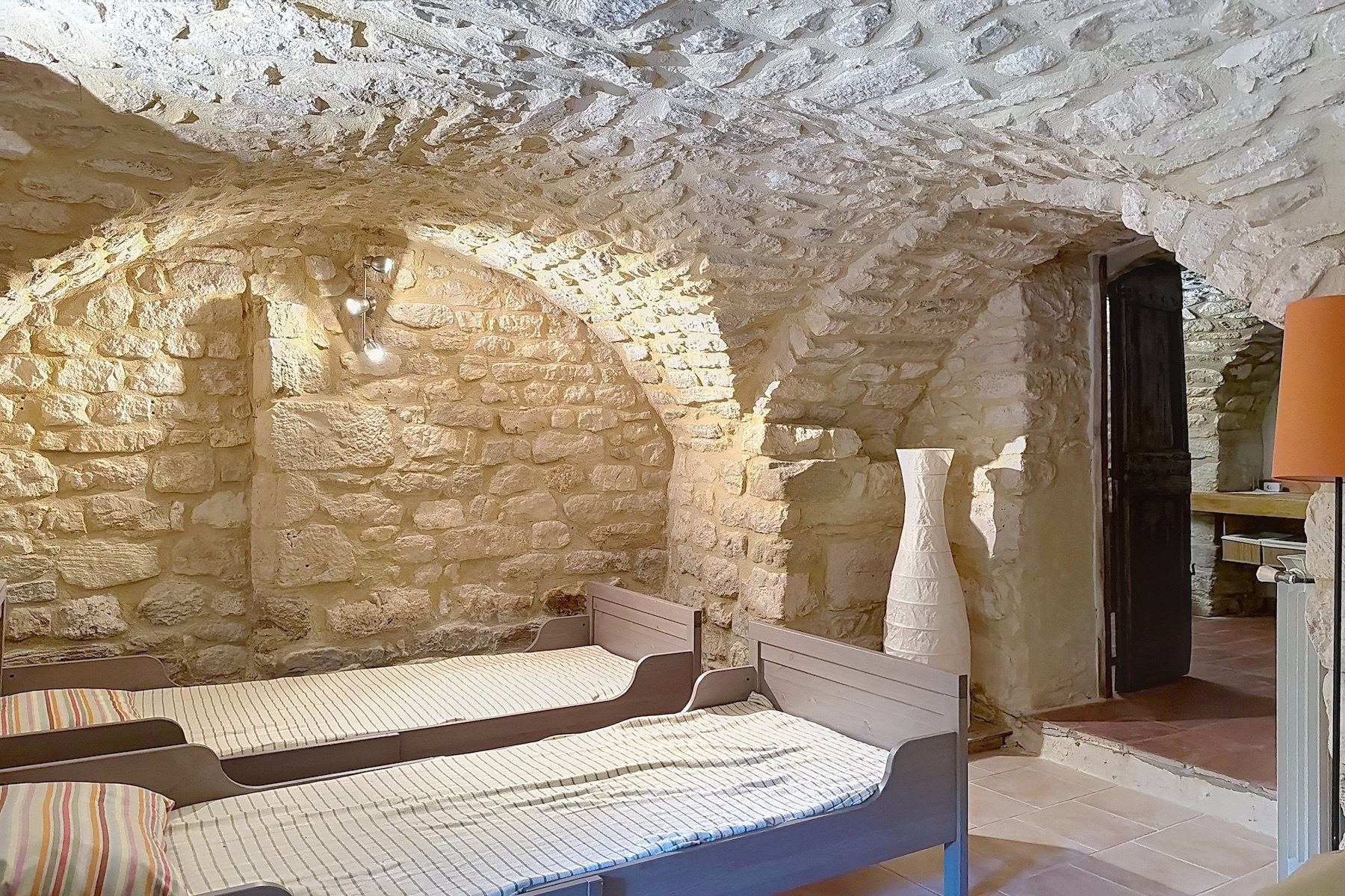 luxury house 9 Rooms for sale on UZES (30700)