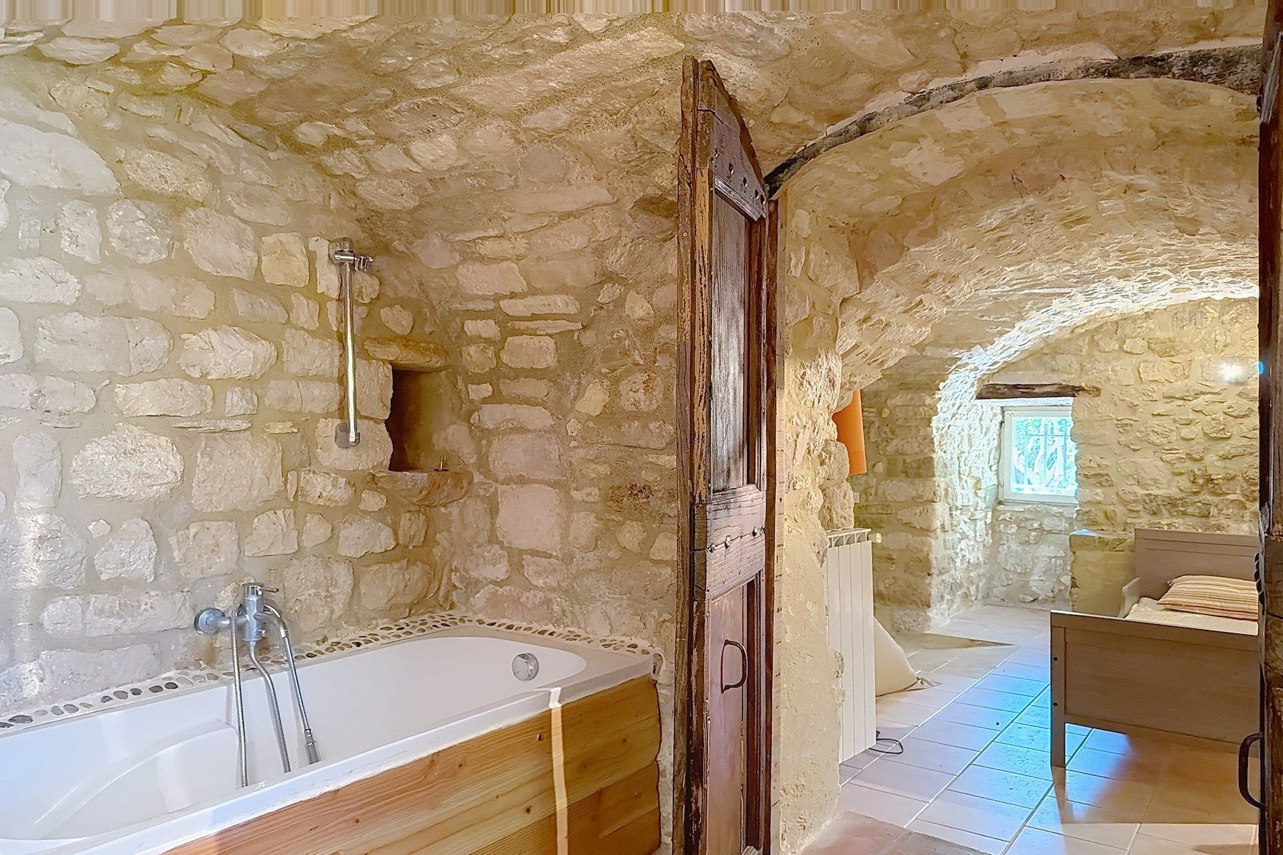 luxury house 9 Rooms for sale on UZES (30700)