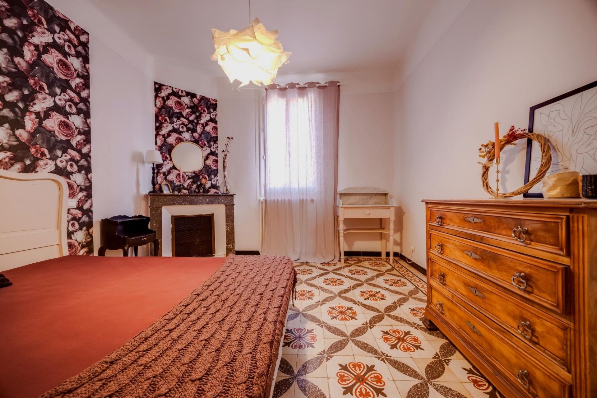 luxury house 8 Rooms for sale on PERPIGNAN (66000)