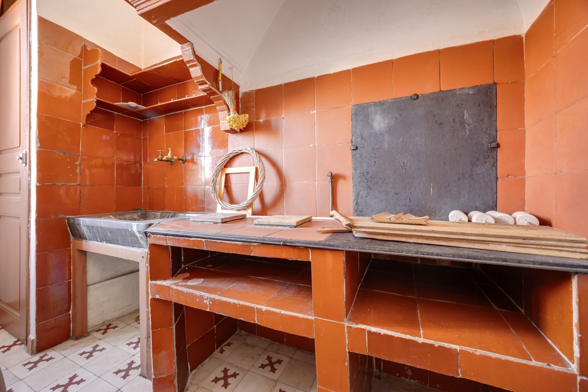 luxury house 8 Rooms for sale on PERPIGNAN (66000)