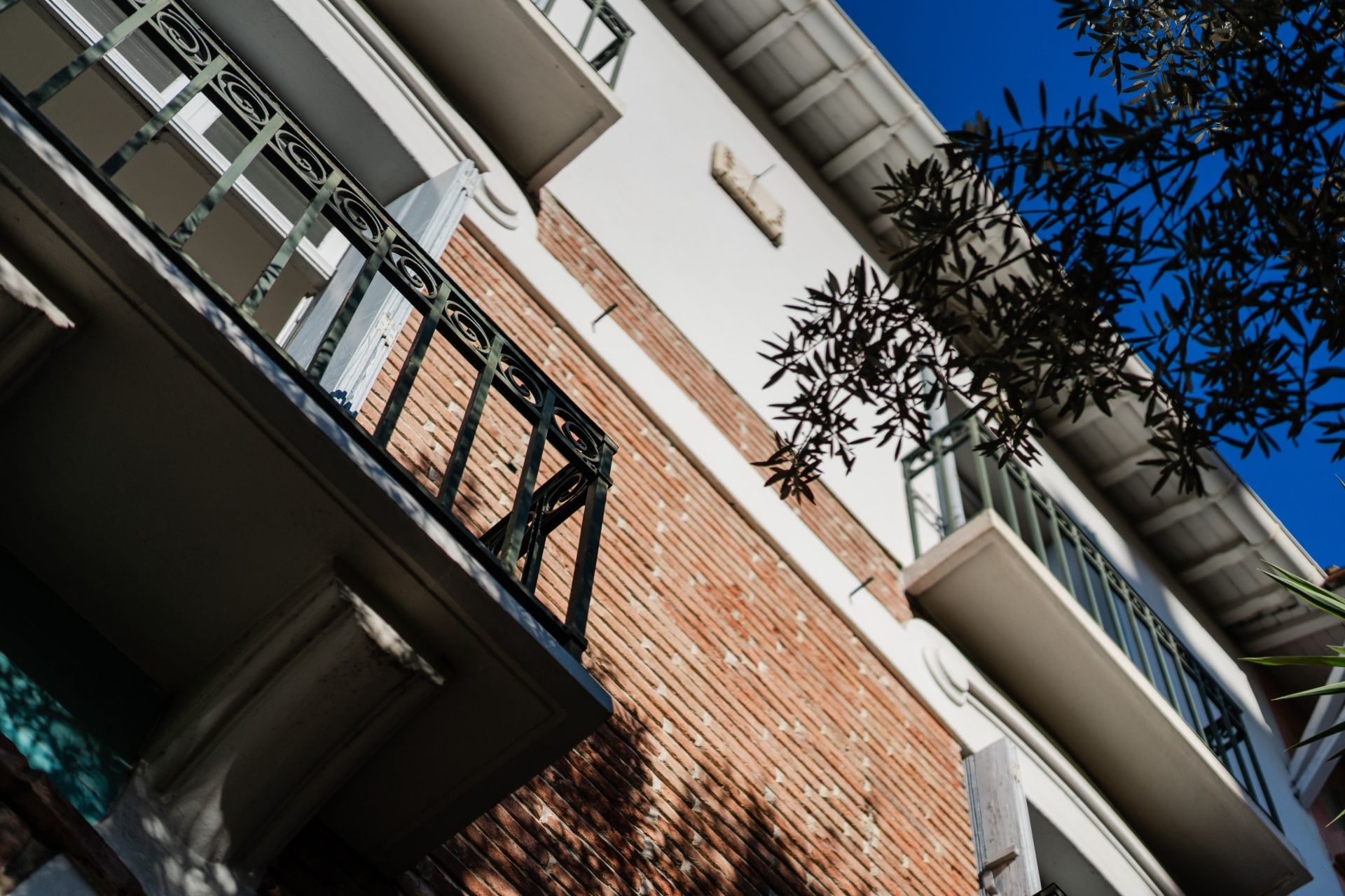 luxury house 8 Rooms for sale on PERPIGNAN (66000)