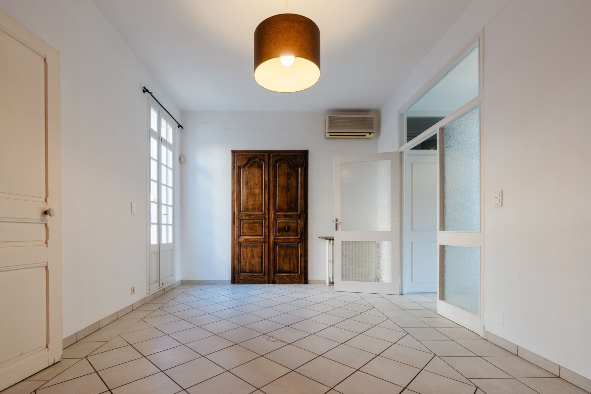 luxury house 8 Rooms for sale on PERPIGNAN (66000)