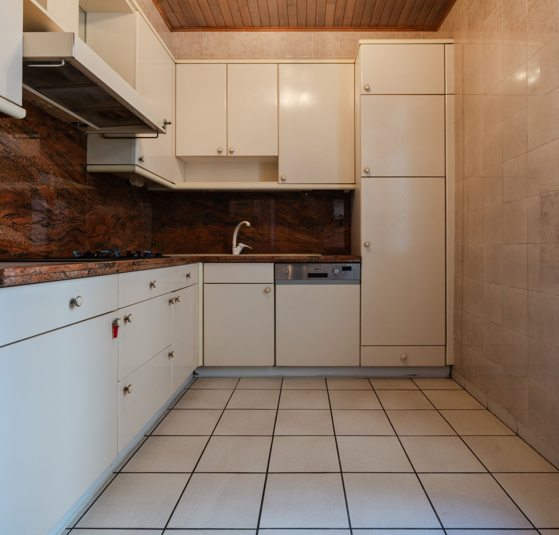 luxury house 8 Rooms for sale on PERPIGNAN (66000)