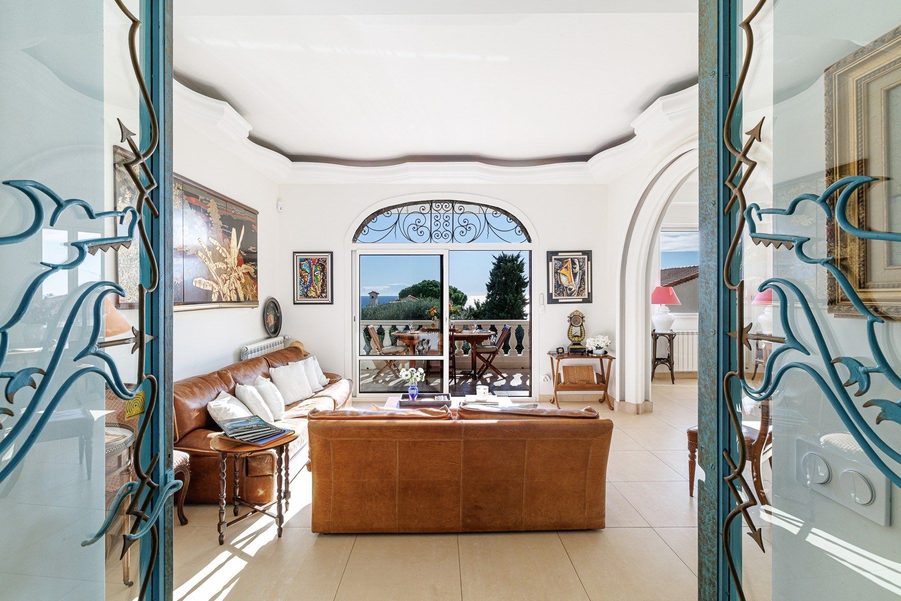 luxury villa 8 Rooms for sale on NICE (06000)
