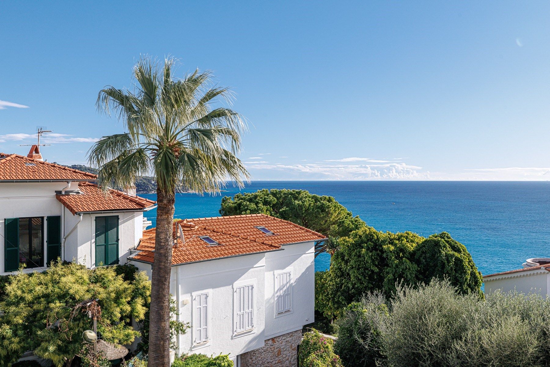 luxury villa 8 Rooms for sale on NICE (06000)