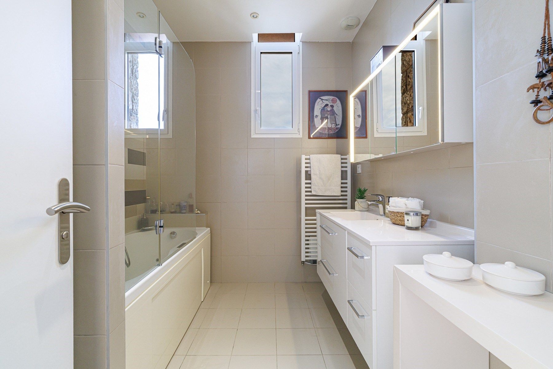 luxury villa 8 Rooms for sale on NICE (06000)