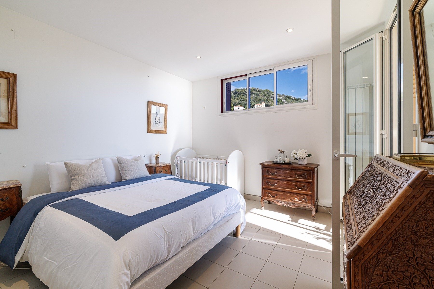 luxury villa 8 Rooms for sale on NICE (06000)