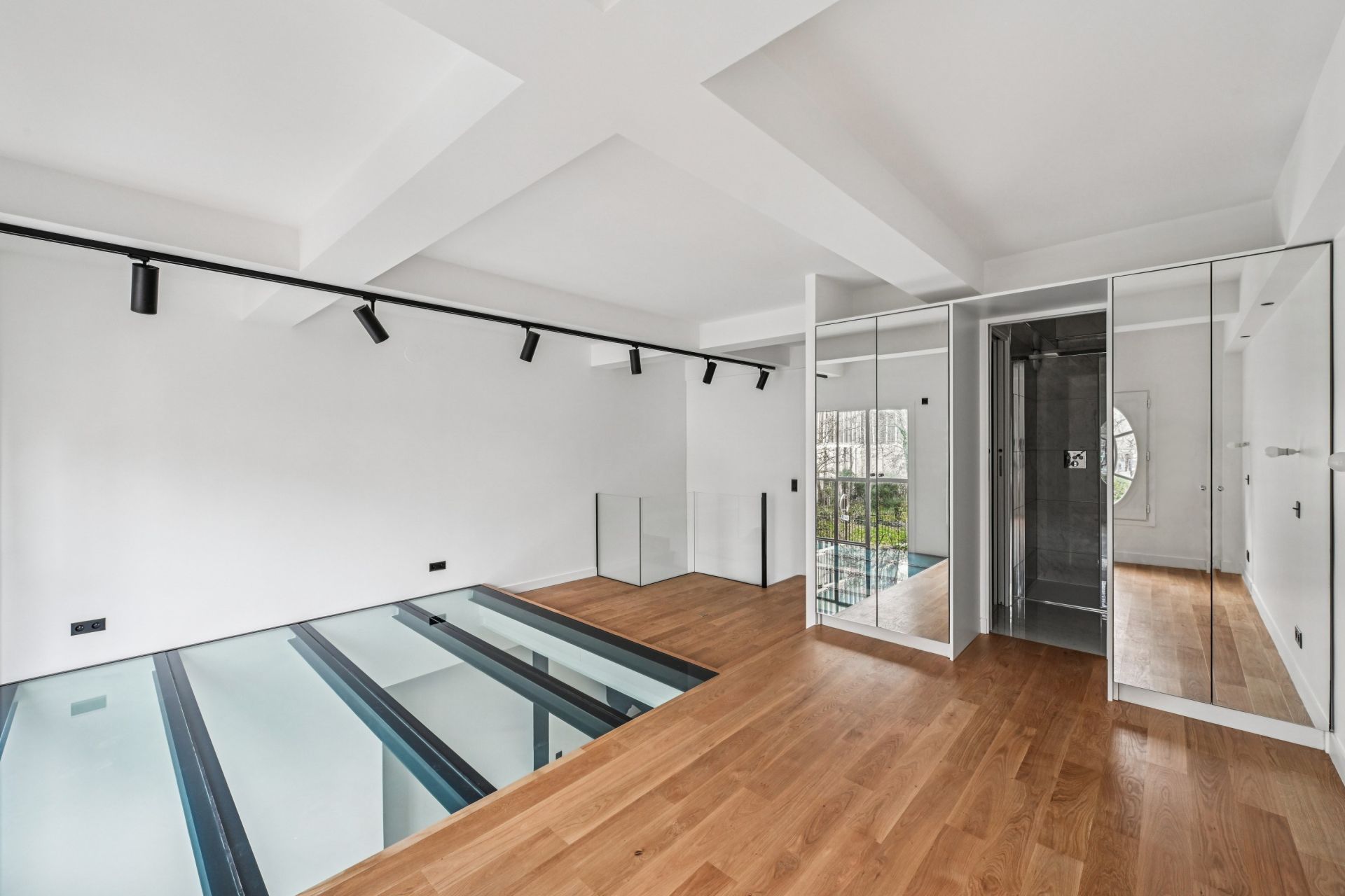 luxury artist studio 2 Rooms for sale on PARIS (75014)