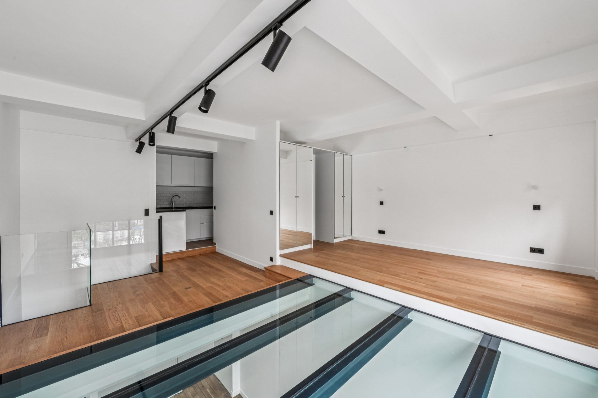 luxury artist studio 2 Rooms for sale on PARIS (75014)