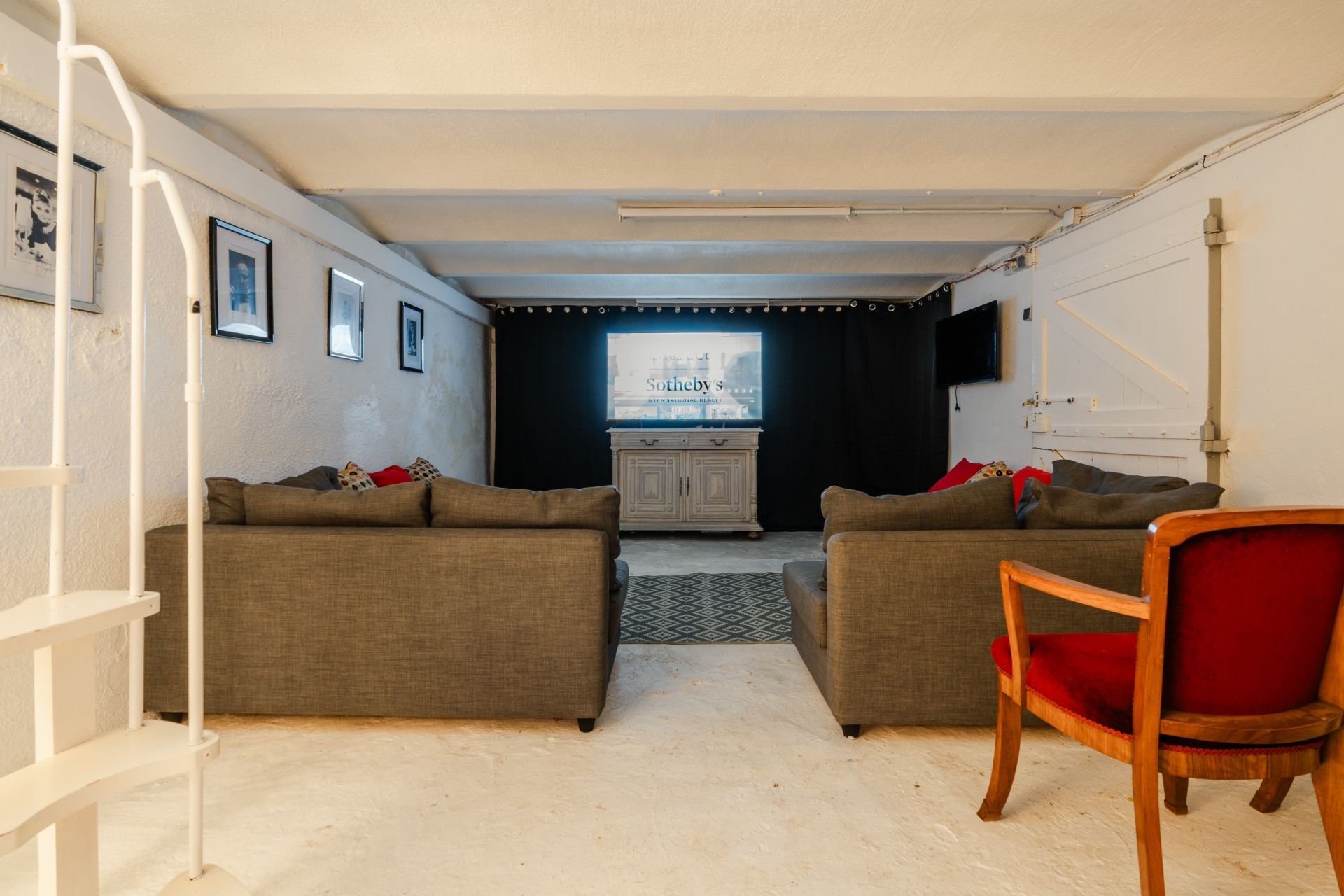 mansion 17 Rooms for sale on CANET (11200)