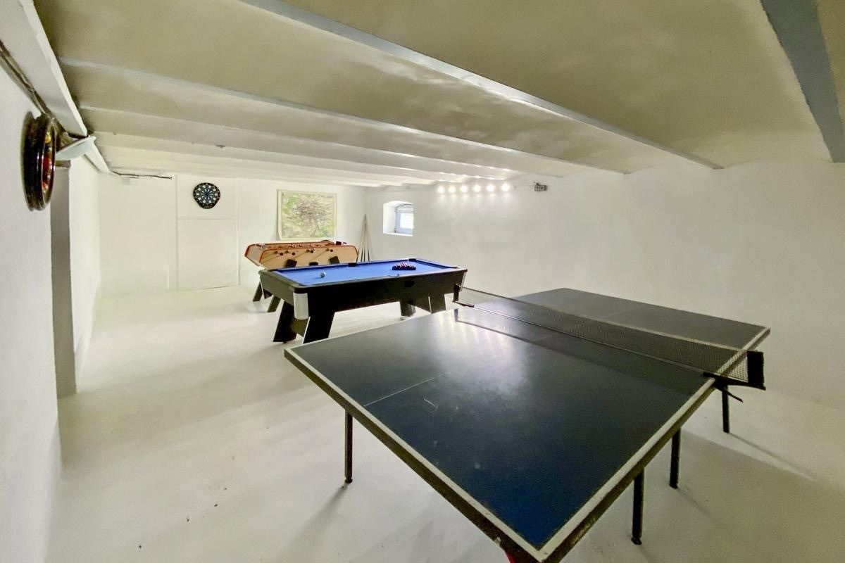 mansion 16 Rooms for sale on CANET (11200)
