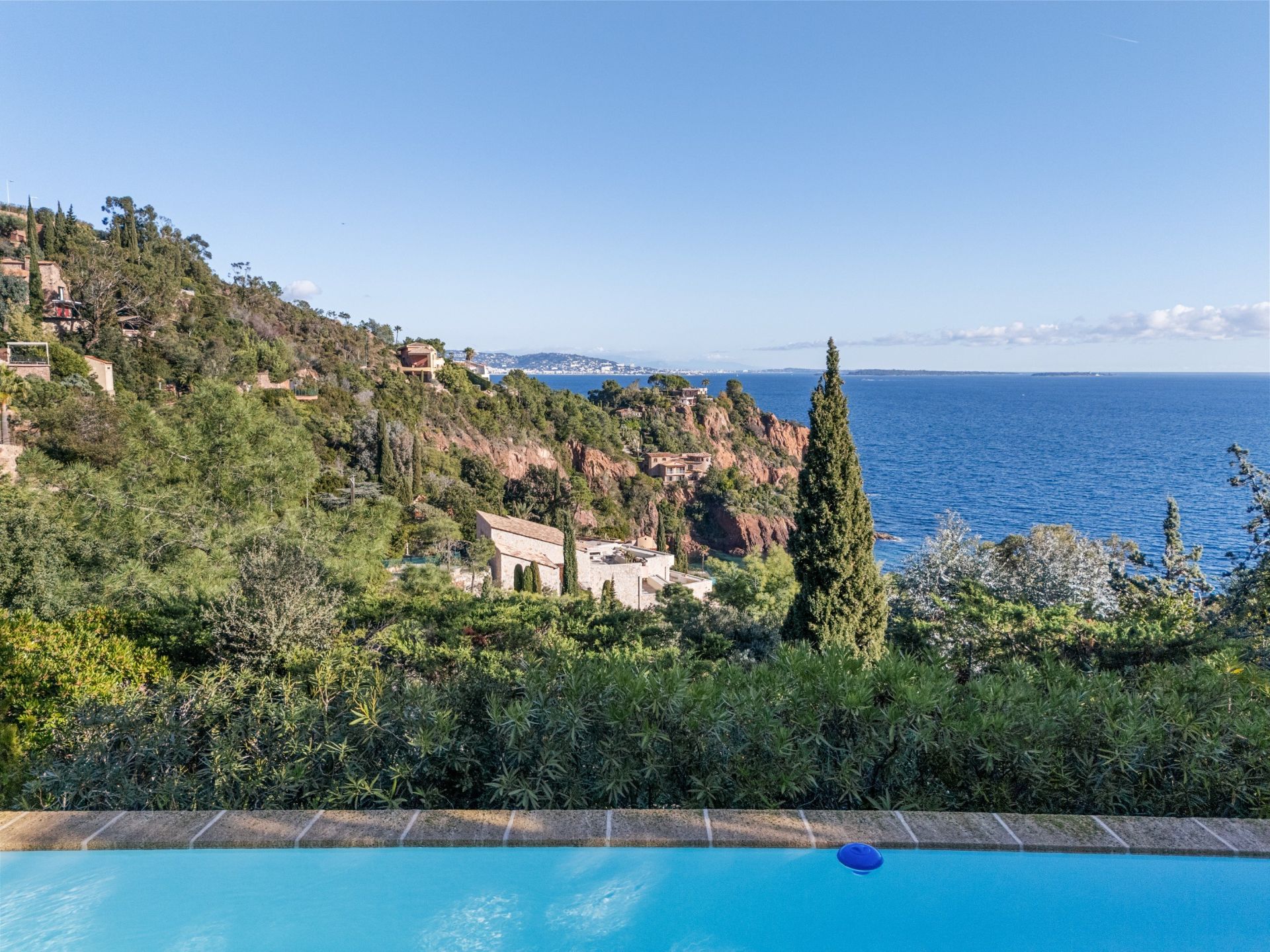 villa de luxe 6 Pièces en vente sur THEOULE SUR MER (06590)