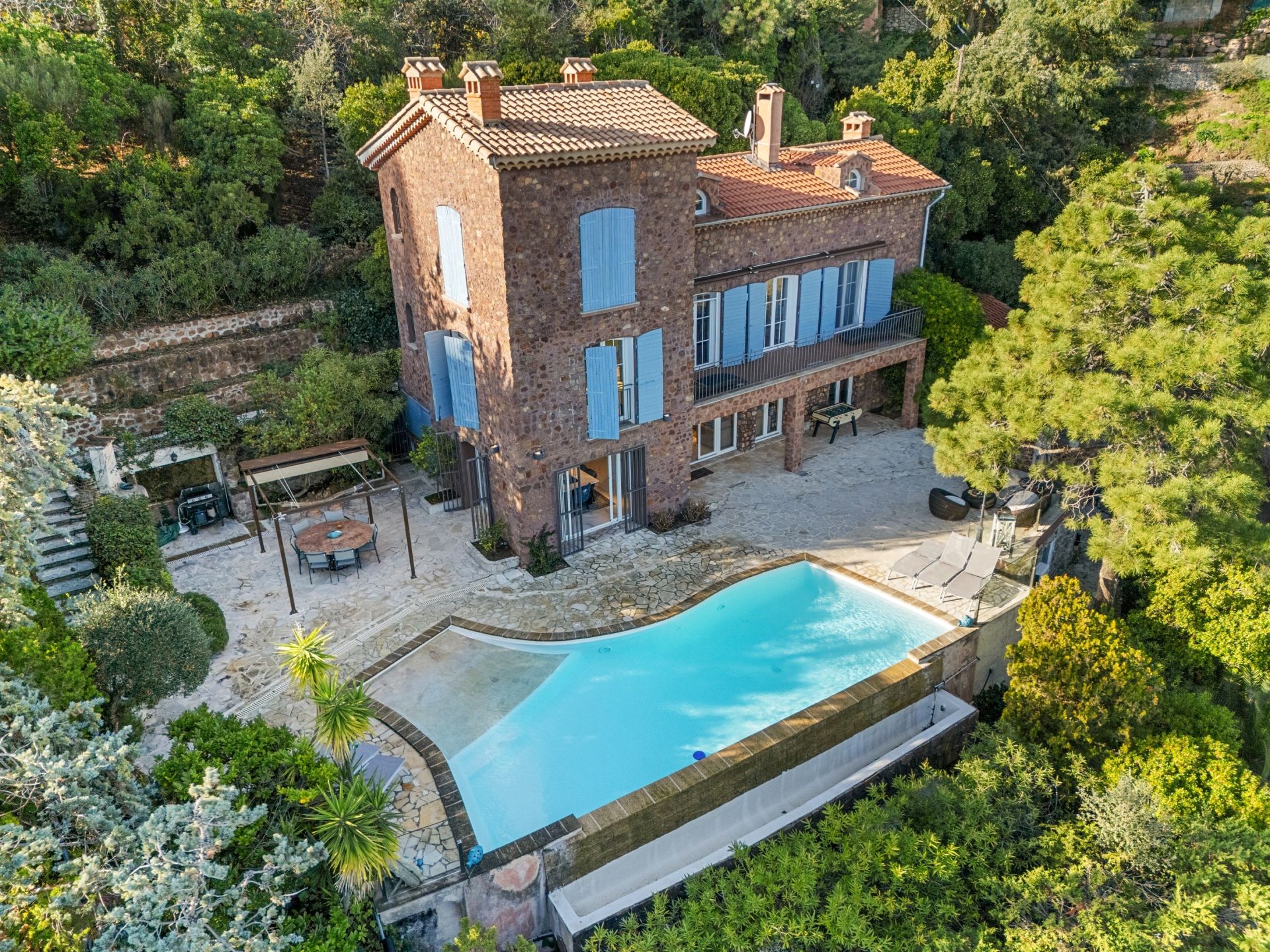villa de luxe 6 Pièces en vente sur THEOULE SUR MER (06590)
