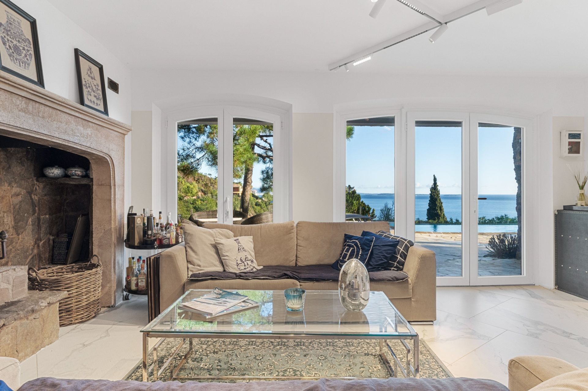 villa de luxe 6 Pièces en vente sur THEOULE SUR MER (06590)