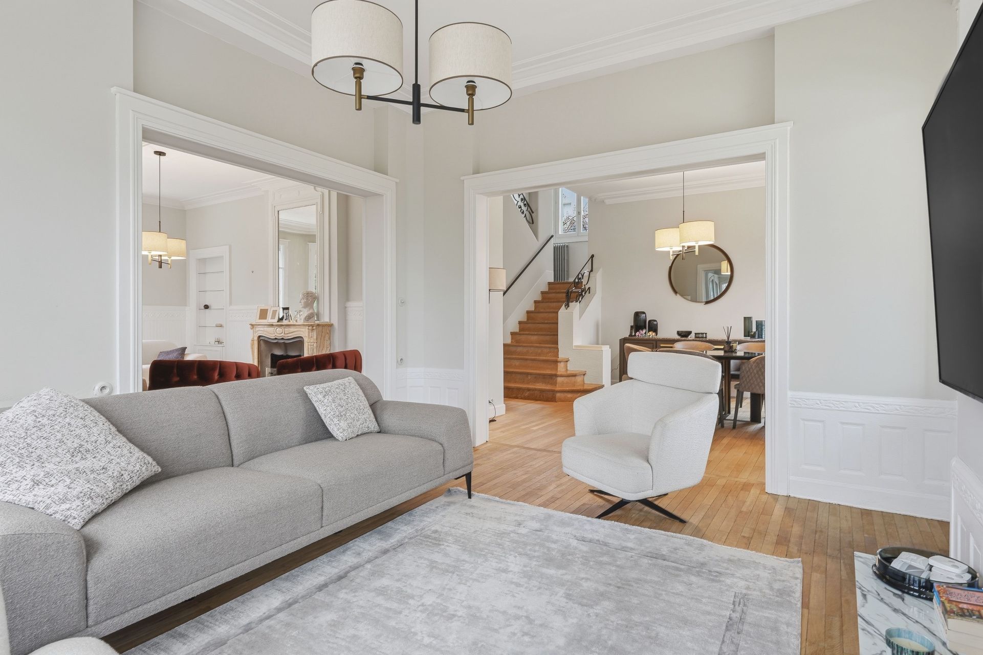 luxury house 9 Rooms for sale on DIVONNE LES BAINS (01220)