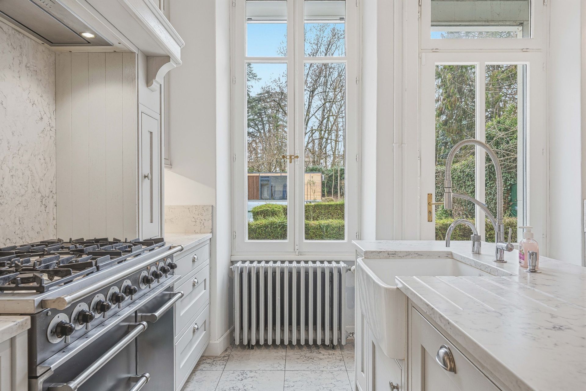 luxury house 9 Rooms for sale on DIVONNE LES BAINS (01220)