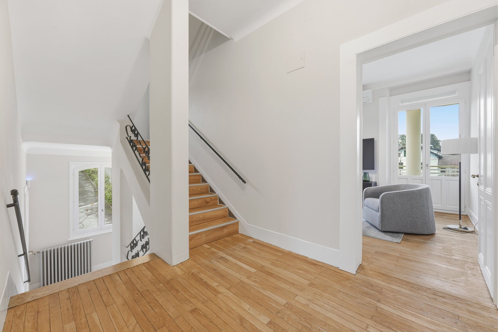 luxury house 9 Rooms for sale on DIVONNE LES BAINS (01220)