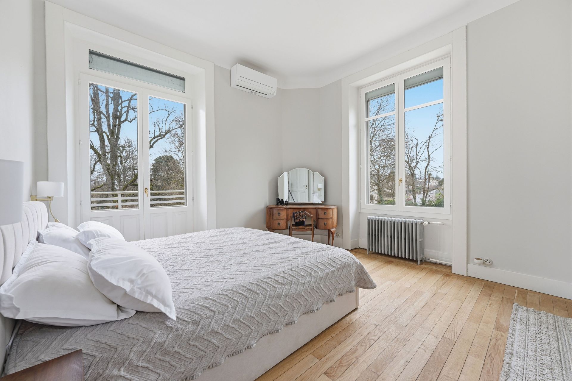 luxury house 9 Rooms for sale on DIVONNE LES BAINS (01220)