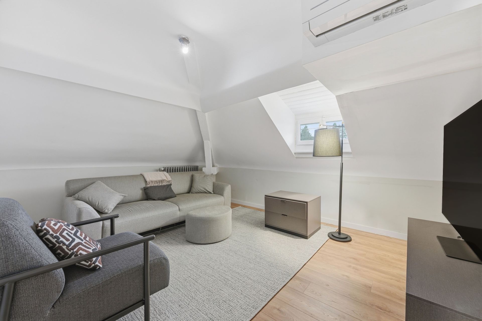 luxury house 9 Rooms for sale on DIVONNE LES BAINS (01220)