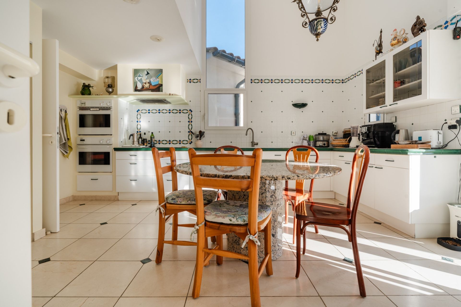 luxury house 5 Rooms for sale on PERPIGNAN (66000)
