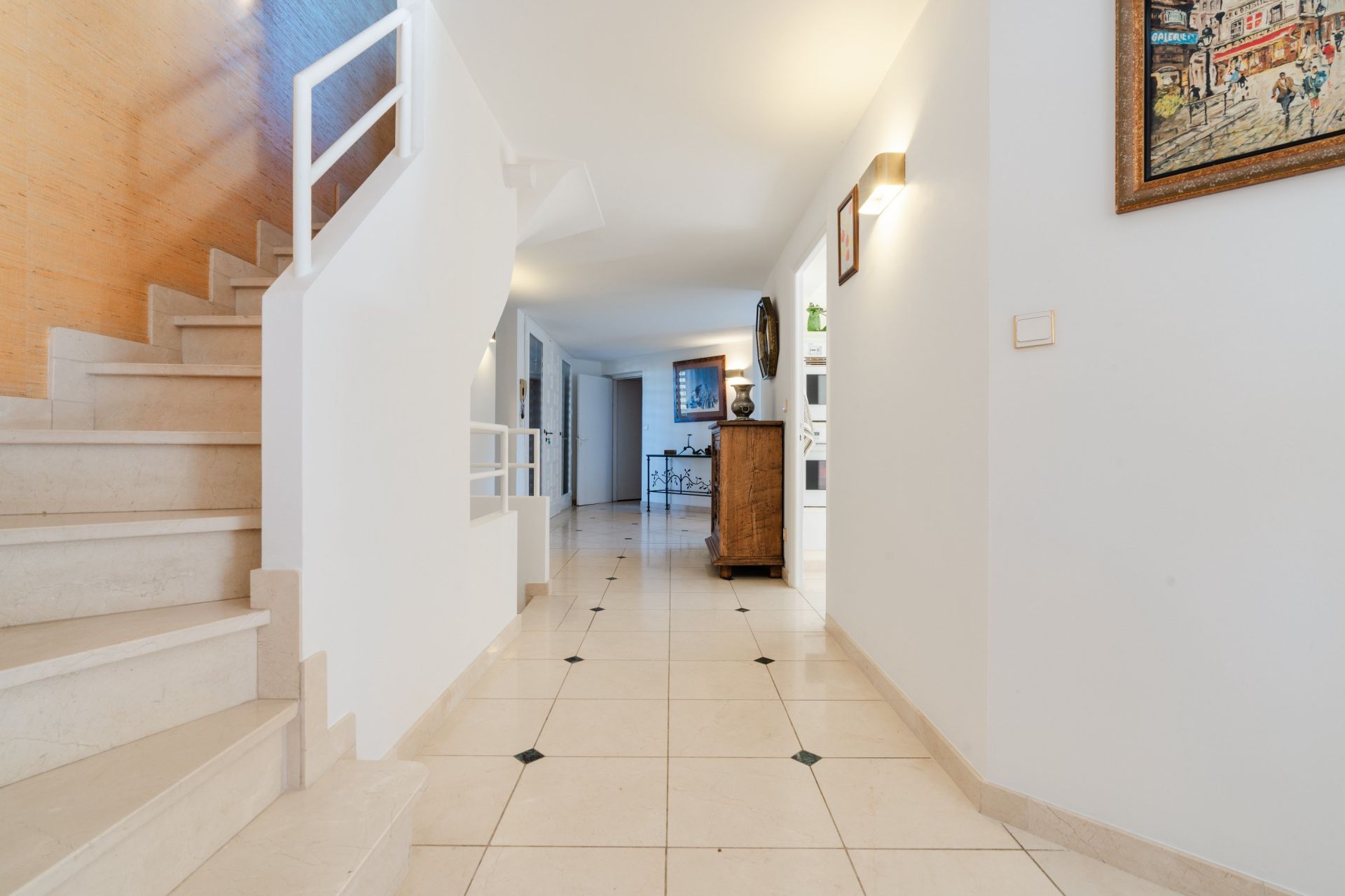 luxury house 5 Rooms for sale on PERPIGNAN (66000)